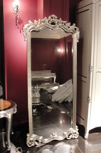 Picture of standing mirror