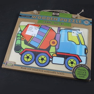 wooden puzzle の画像