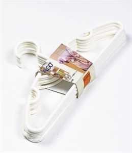 PLASTIC HANGERS の画像